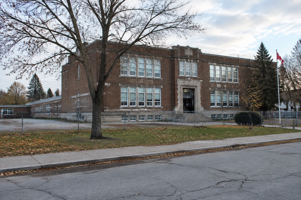235 Bowman Street (Lewiston Elementary School), Hamilton