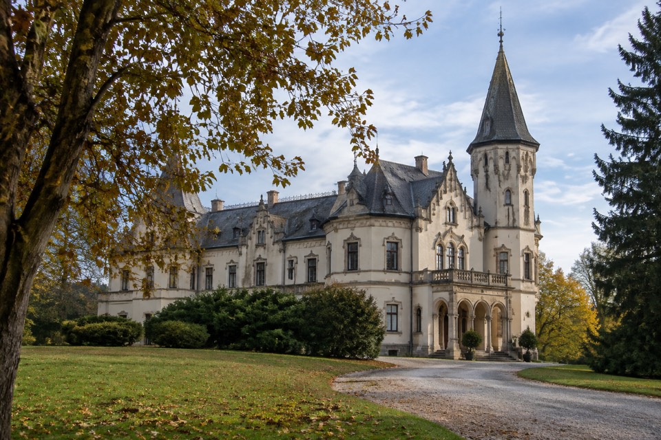 Andrássy Castle (Andrássy-kastély), Tóalmás