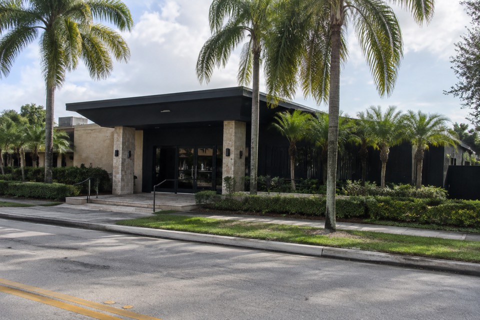 Babylon Club exterior / 3501 Southwest 130th Avenue, Davie
