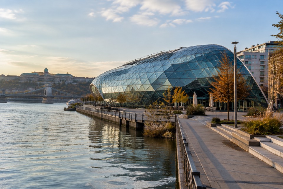 Bálna (Budapest Whale), Budapest