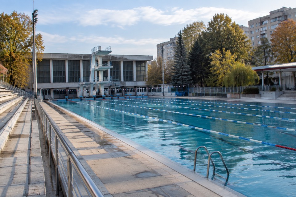 Bazinul de Înot Dinamo (Dinamo Olympic Swimming Pool), Bucharest