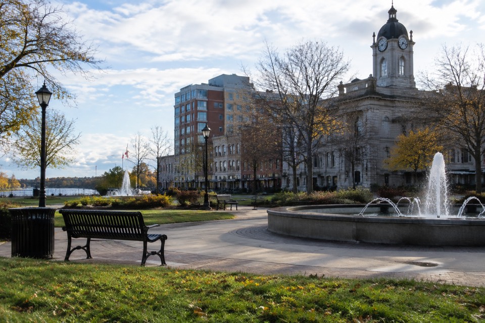 Cambridge downtown / Queen's Square, Cambridge