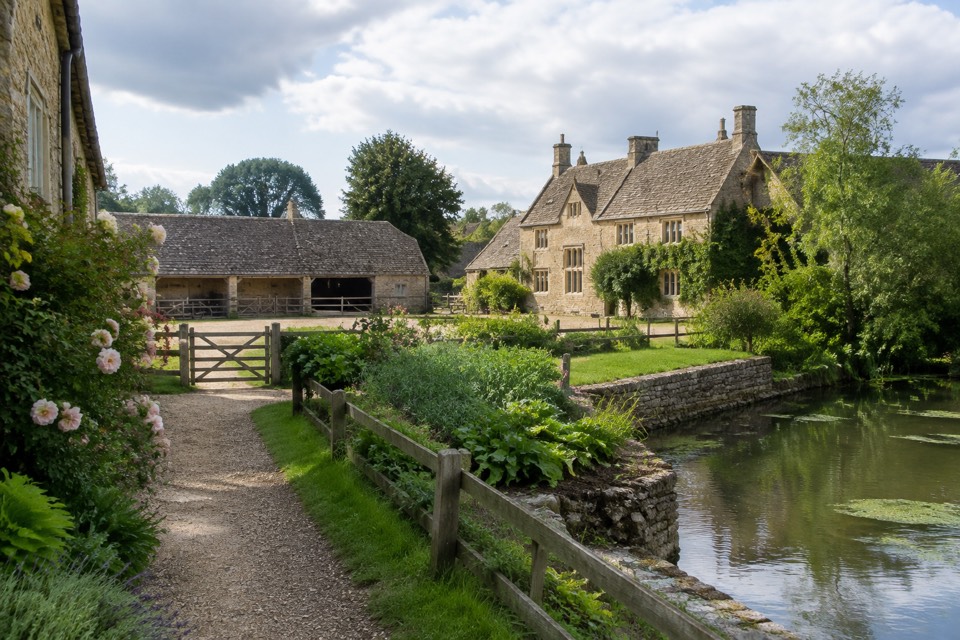Cogges Manor Farm, Witney
