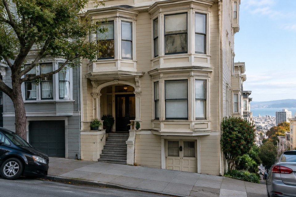 Daniel Hillard's Apartment (520-522 Green Street), San Francisco