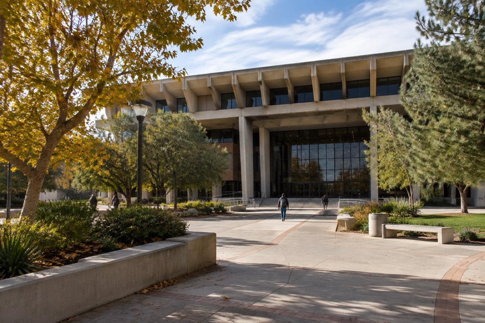 Delmar T. Oviatt Library (CSU Northridge), Northridge