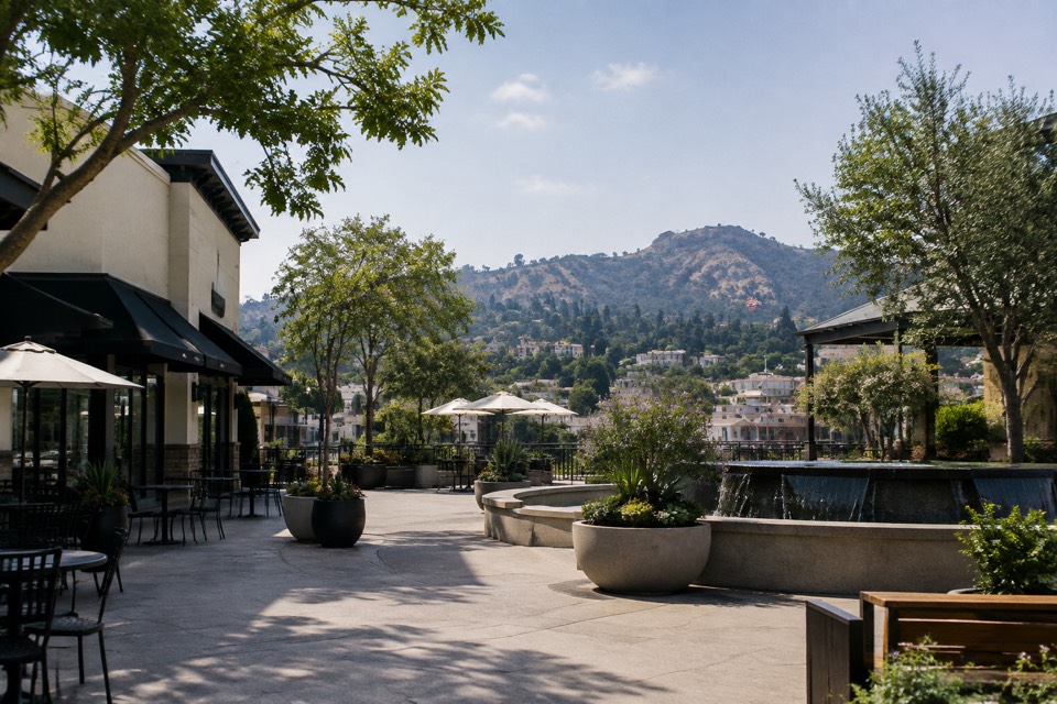 Eagle Rock Plaza, Los Angeles