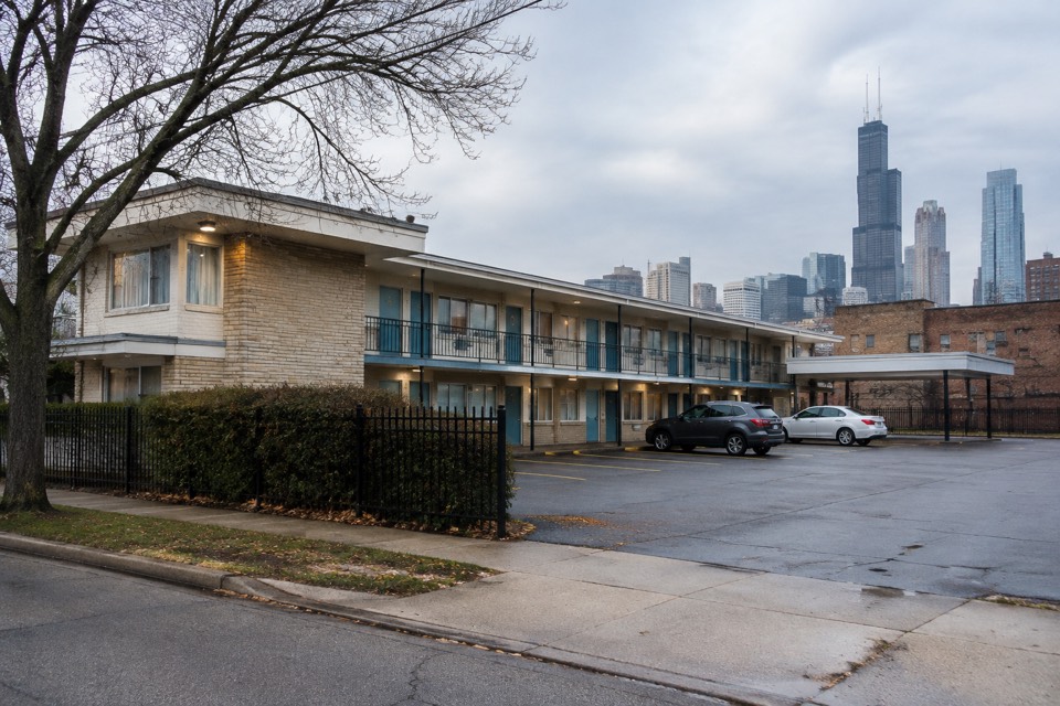 Fiona’s Motel, Chicago
