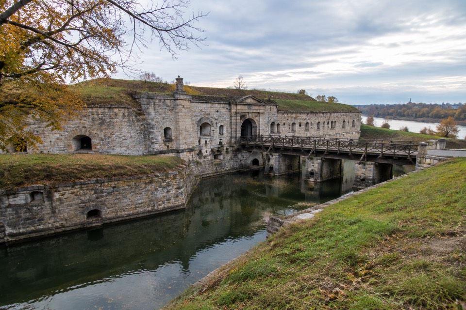 Fort Monostor (Monostori Erőd), Komárom