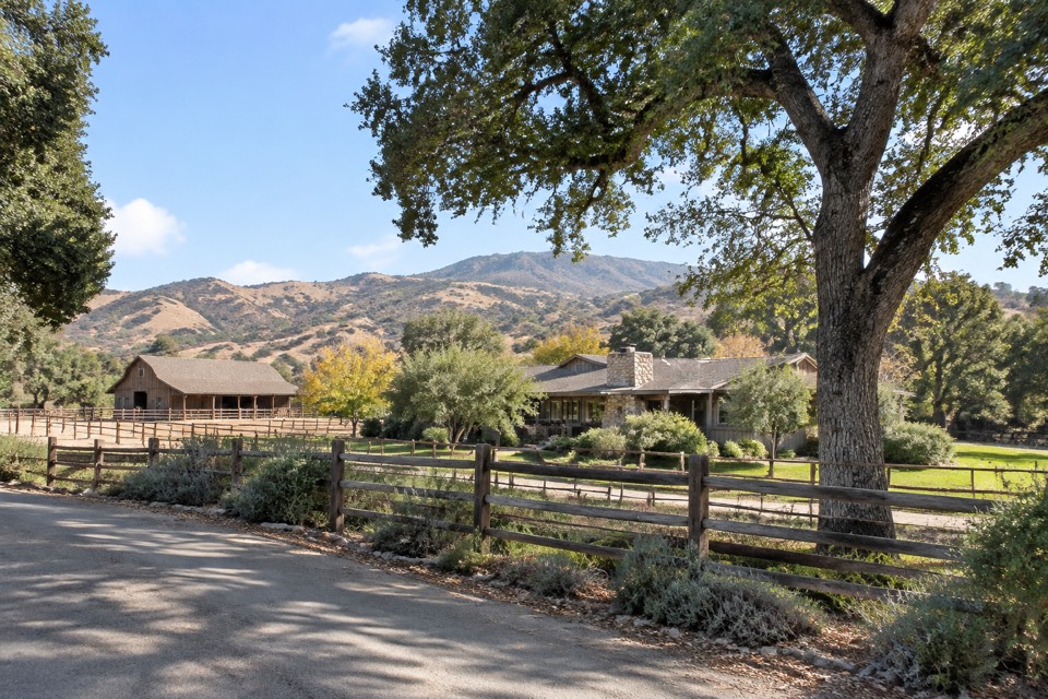 Golden Oak Ranch, Newhall
