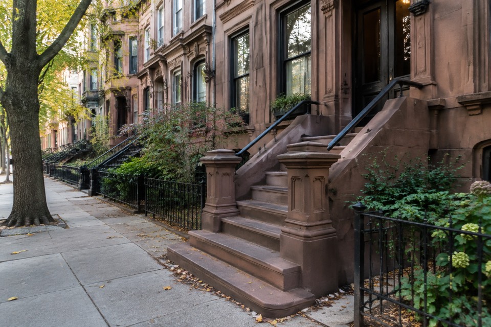Hannah’s Stoop, Brooklyn