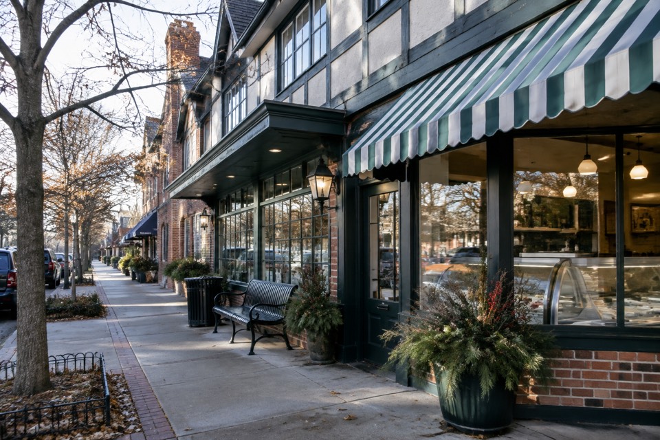 Hubbard Woods Pharmacy / Graeter's Ice Cream, Winnetka