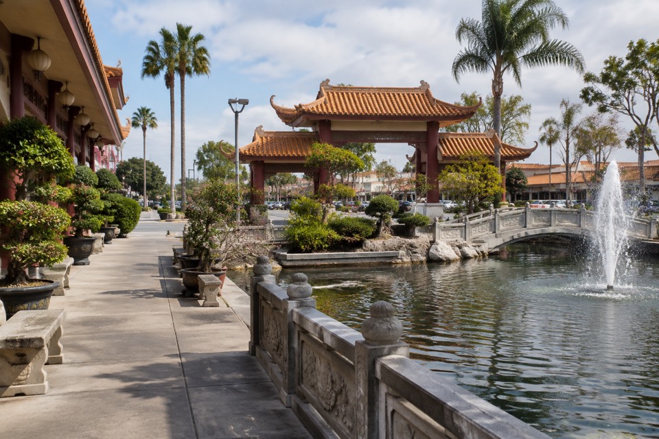 Little Saigon / Vietnamese Cultural Court, Westminster