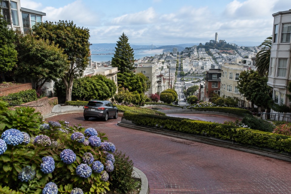 Lombard Street (between Hyde and Leavenworth), San Francisco