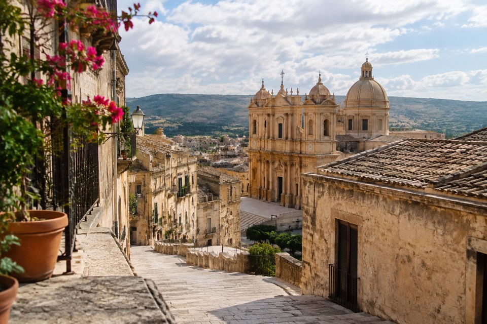 Noto, Noto