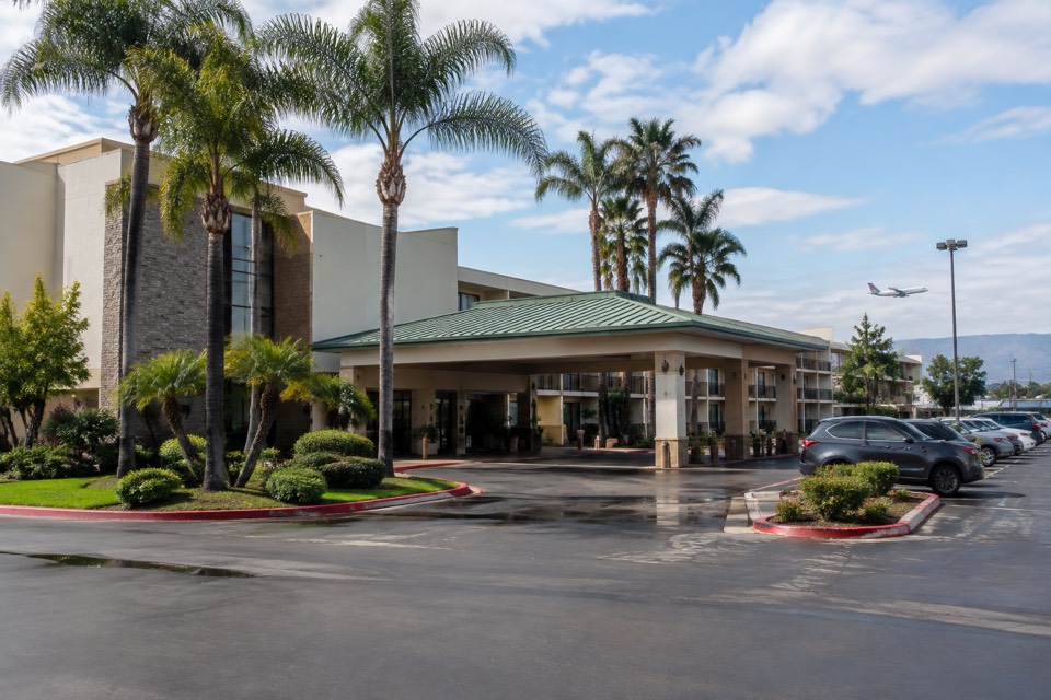 Ontario Airport Inn (formerly Holiday Inn), Ontario