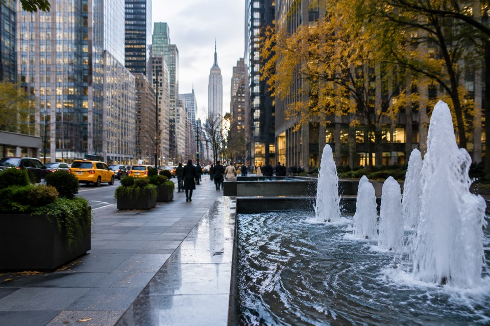 Park Avenue and East 52nd Street fountain, New York City