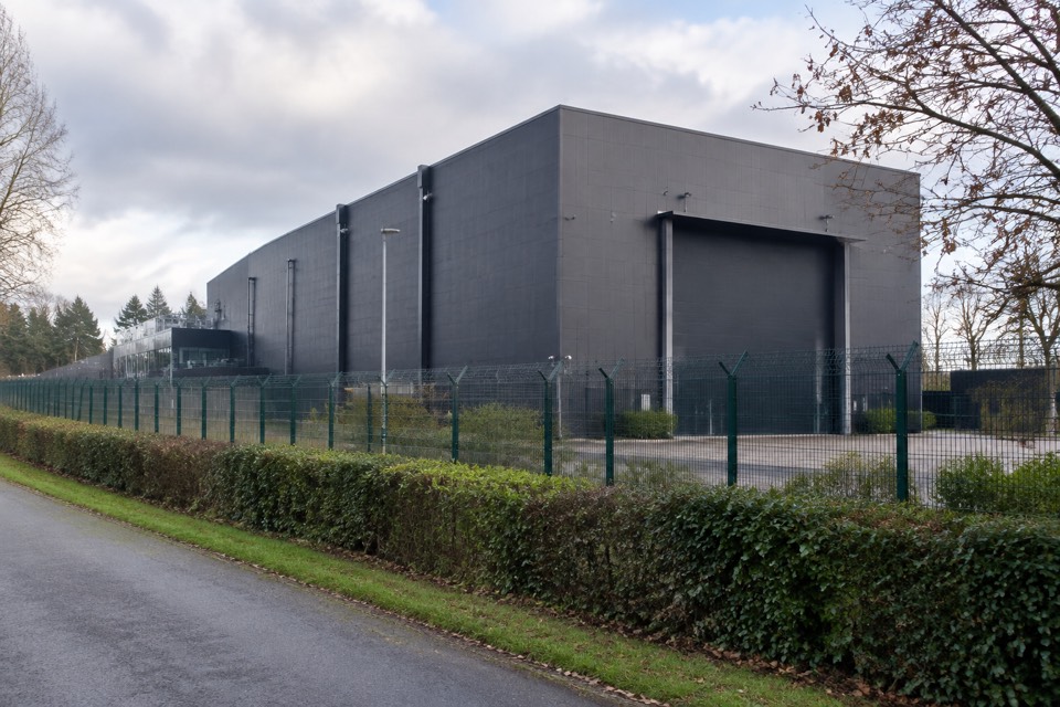 Pinewood Studios (007 Stage), Iver Heath