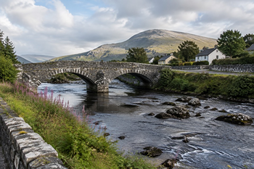 Quiet Man Bridge, Recess