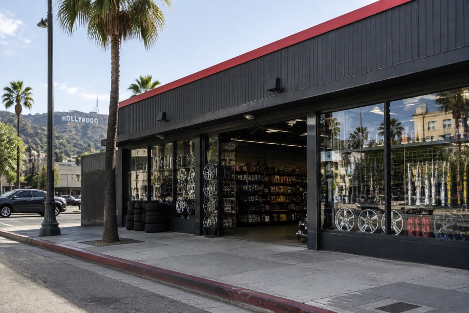 Racer’s Edge auto parts store, Los Angeles