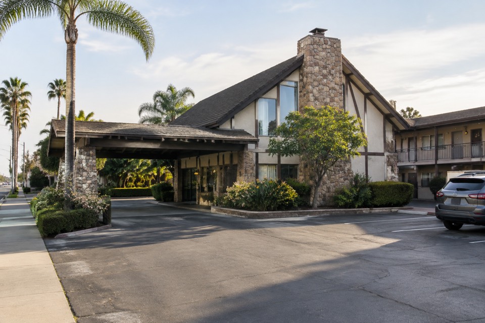 Saddleback Inn, Norwalk