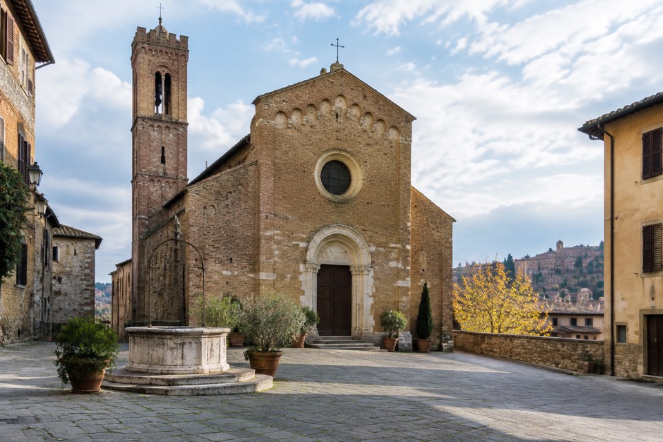 San Cristoforo Church (Piazza Tolomei), Siena
