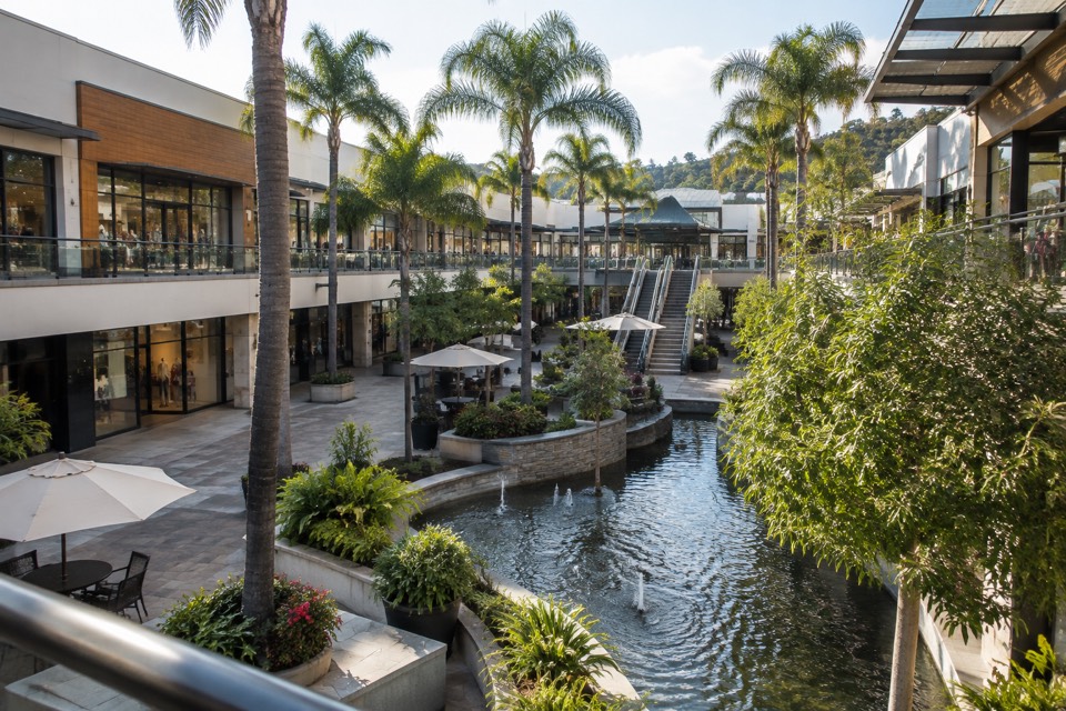 Sherman Oaks Galleria, Sherman Oaks