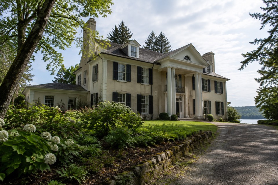 Swan House (Bella's House), St. Helens