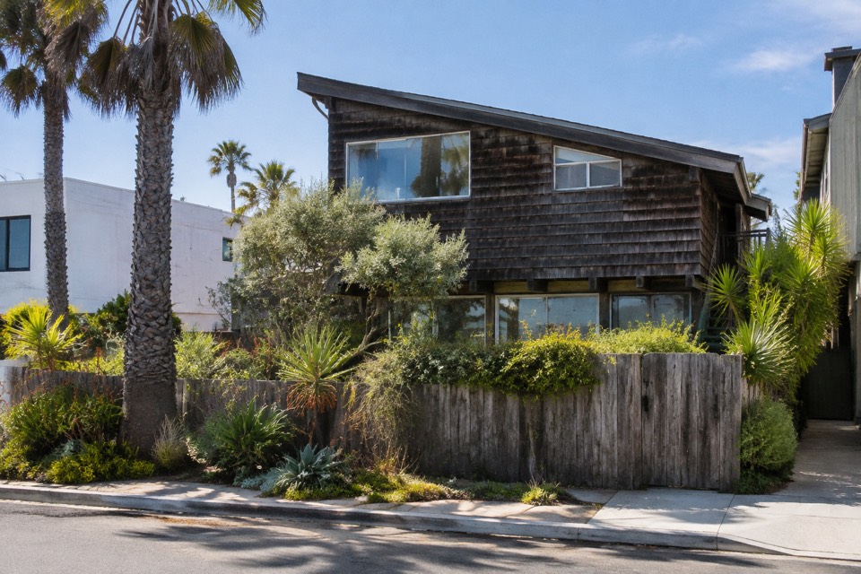 Tina Gray's House, Los Angeles