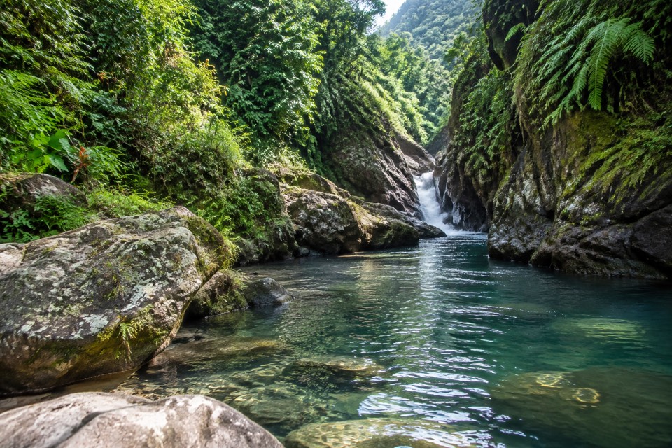 Titou Gorge, Laudat